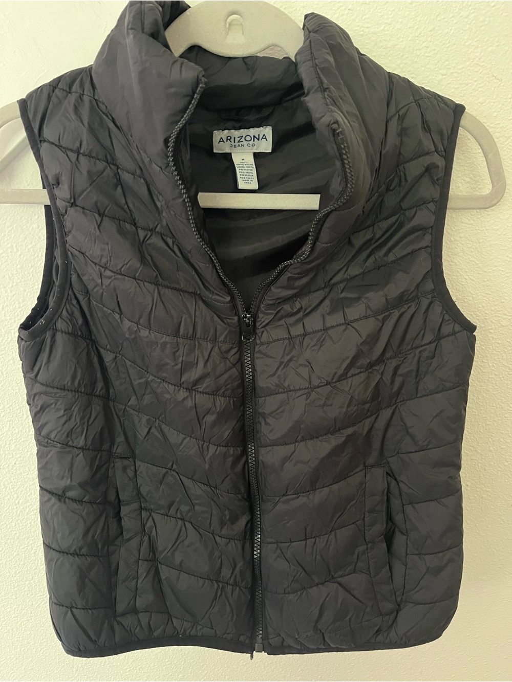 Arizona Jean Company Quilted Sleeveless Puffer Vest in Black